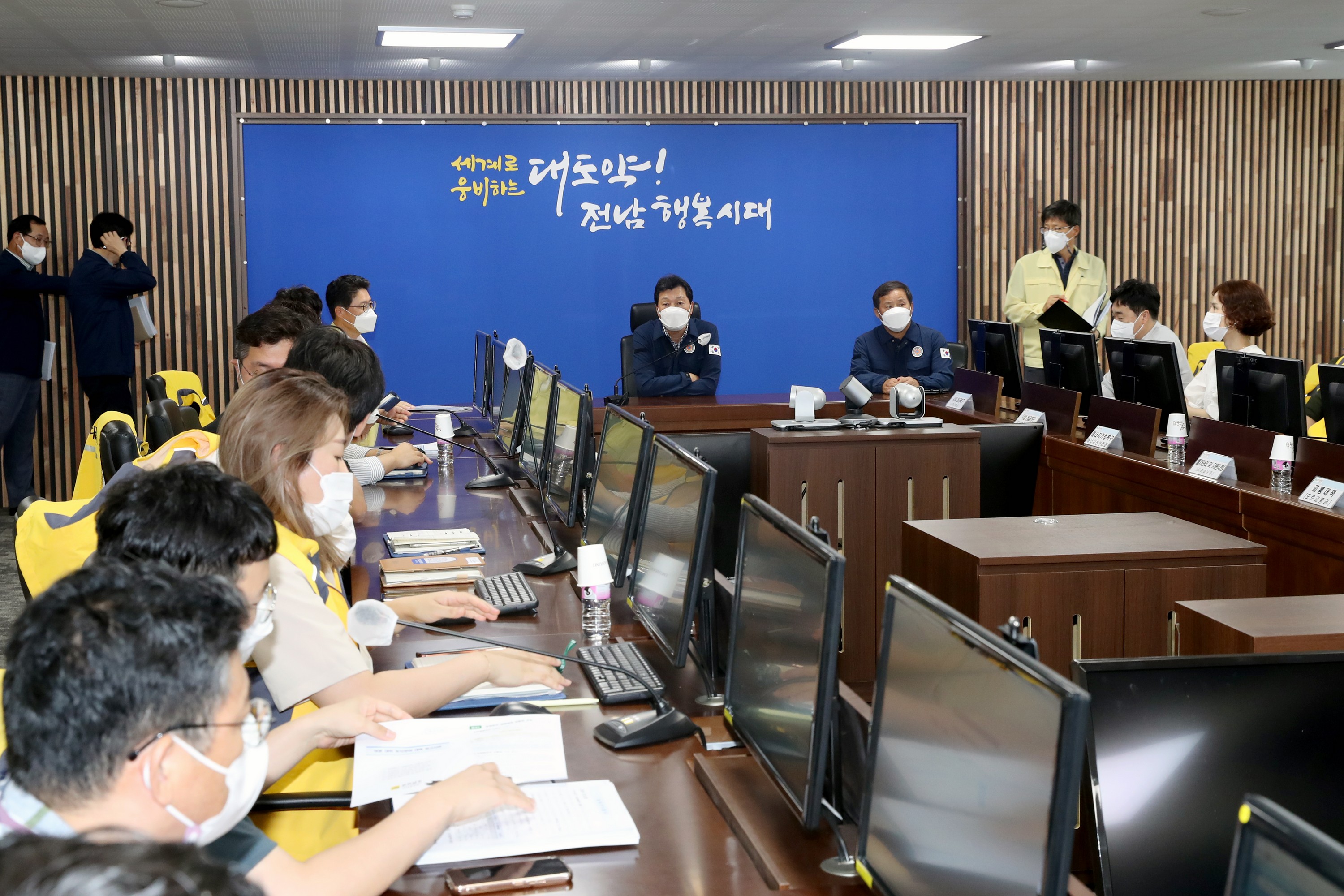 제11호 태풍 '한남노' 대비 재난상황실 방문 첨부이미지 : 22년09월05일 제11호 태풍 '한남노' 대비 재난상황실 방문 - 001.jpg