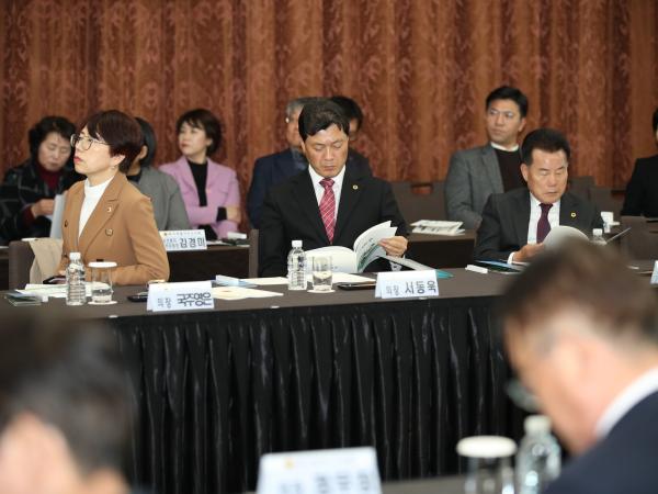 대한민국시ㆍ도의회의장협의회 제2차 임시회 첨부이미지 : 23년03월13일  대한민국시ㆍ도의회의장협의회 제2차 임시회 - 021.jpg
