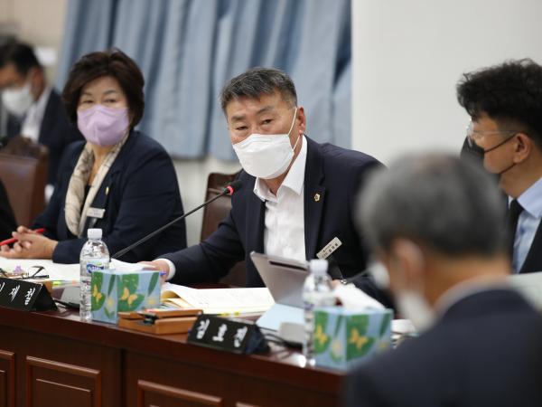 제367회 정례회 보건복지환경위원회 행정사무감사 첨부이미지 : 22년11월02일 제367회 정례회 보건복지환경위원회 행정사무감사 - 003.jpg