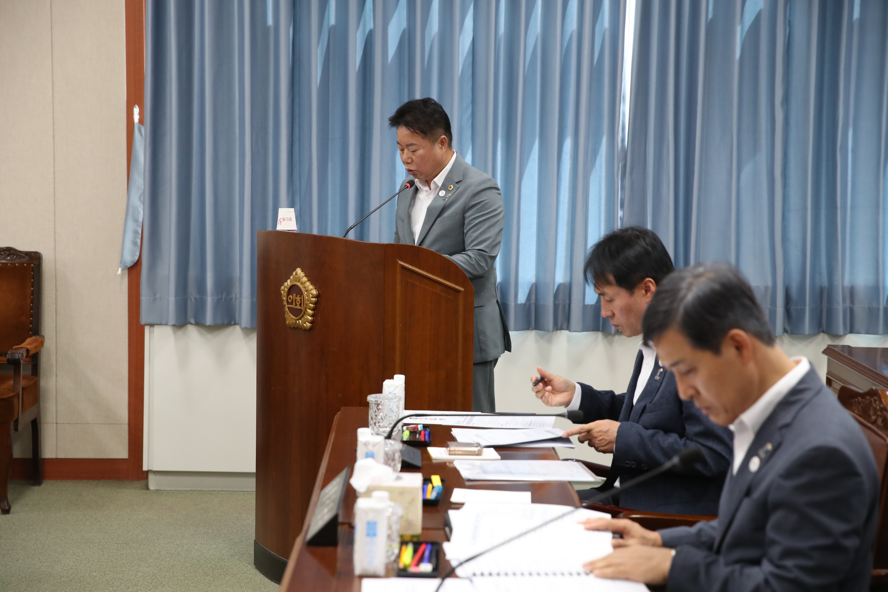 제374회 임시회 경제관광문화위원회 회의 첨부이미지 : 23년09월05일 제374회 임시회 경제관광문화위원회 회의 - 001.jpg