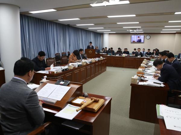제376회 정례회 기획행정위원회 예산안 심사 첨부이미지 : 0001_20231121172507_2.jpg
