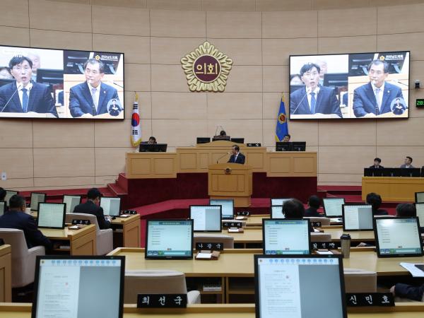 제370회 임시회 제2차 본회의 도정질문 및 답변 첨부이미지 : 23년04월11일 제370회 임시회 제2차 본회의 도정질문 - 017.jpg