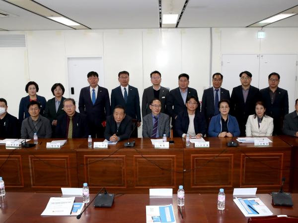 농어촌 의료취약자 응급의료기관 간담회 첨부이미지 : 23년03월16일 농어촌 의료취약지 응급의료기관 간담회 - 015.jpg