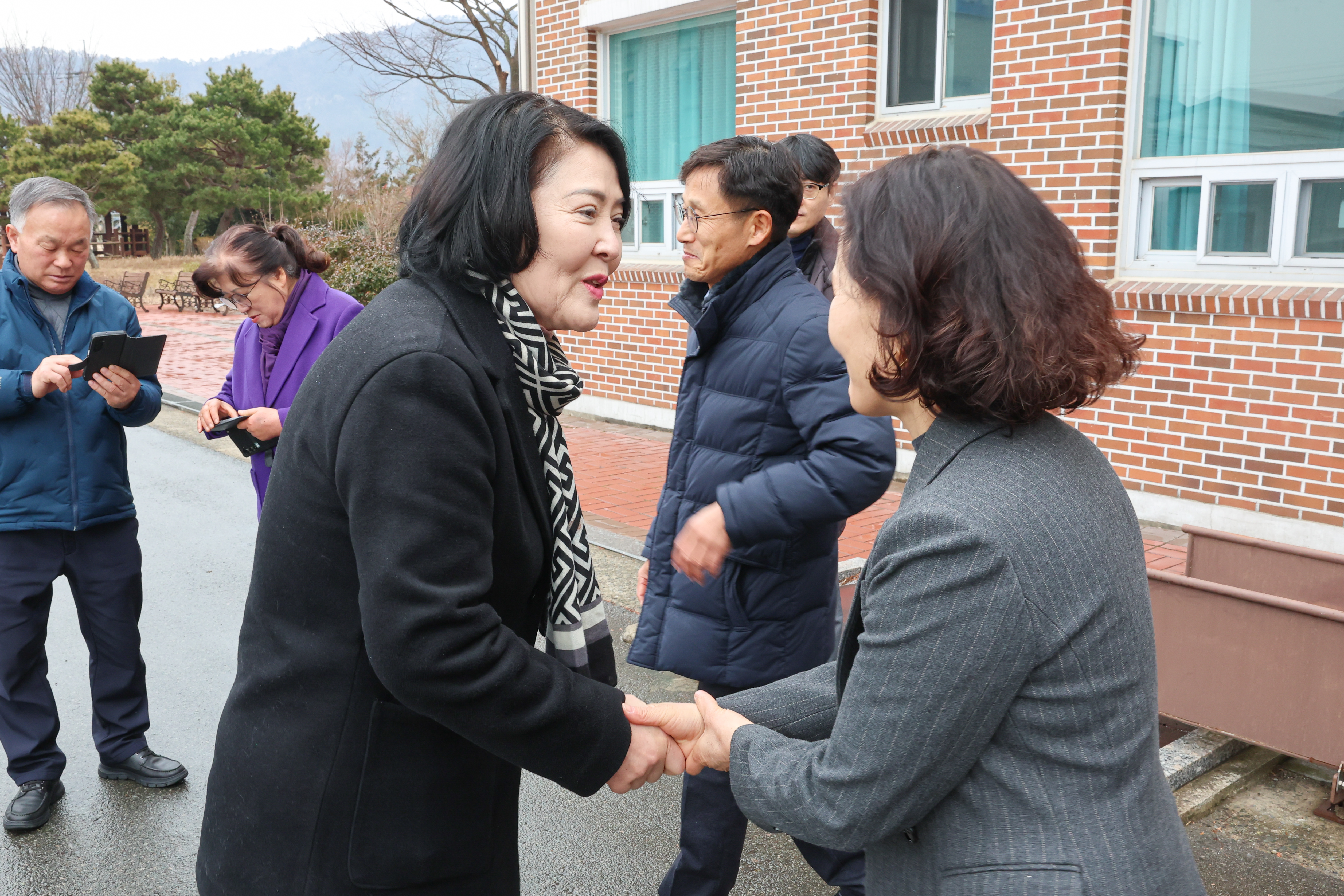 26년02월10일 경제관광위원회 위원장 설 맞이 사회복지시설 위문 (9)5