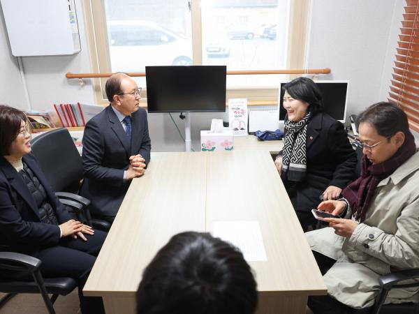 26년02월10일 경제관광위원회 위원장 설 맞이 사회복지시설 위문 (18) 8