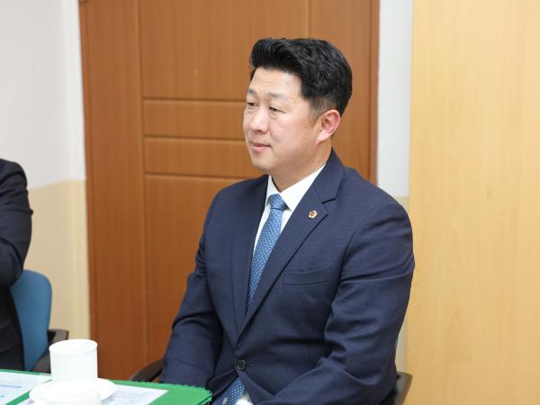 26년02월10일 농수산위원회 부위원장 설 맞이 사회복지시설 위문 (8) 6