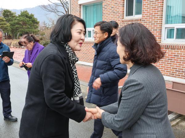 26년02월10일 경제관광위원회 위원장 설 맞이 사회복지시설 위문 (9) 5