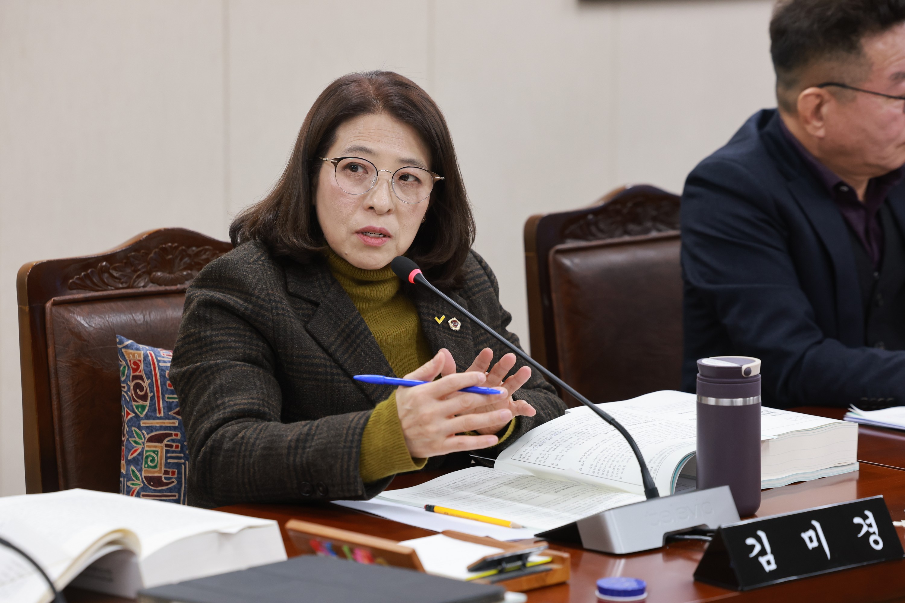 26년2월3일 (재)전라남도사회서비스원장 후보자 인사청문회 - 0333