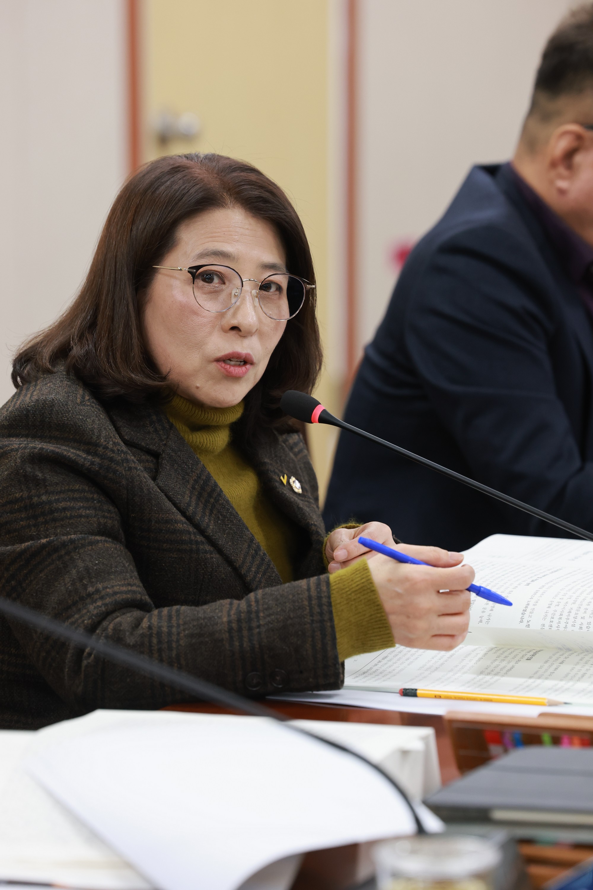 26년2월3일 (재)전라남도사회서비스원장 후보자 인사청문회 - 0399