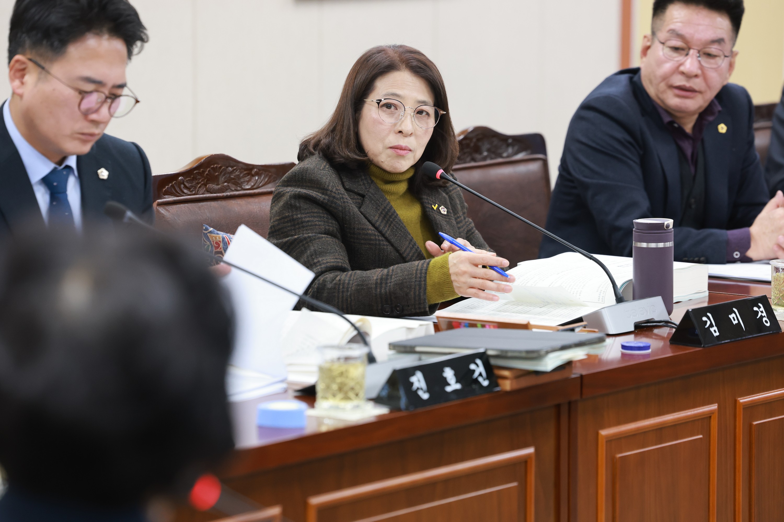 26년2월3일 (재)전라남도사회서비스원장 후보자 인사청문회 - 0354