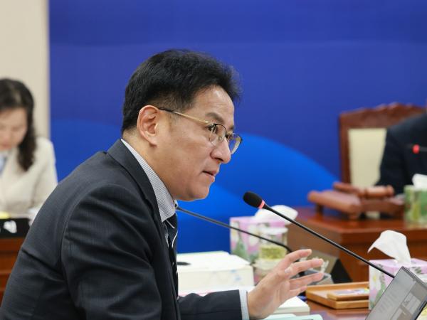 26년2월3일 (재)전라남도사회서비스원장 후보자 인사청문회 - 052 10