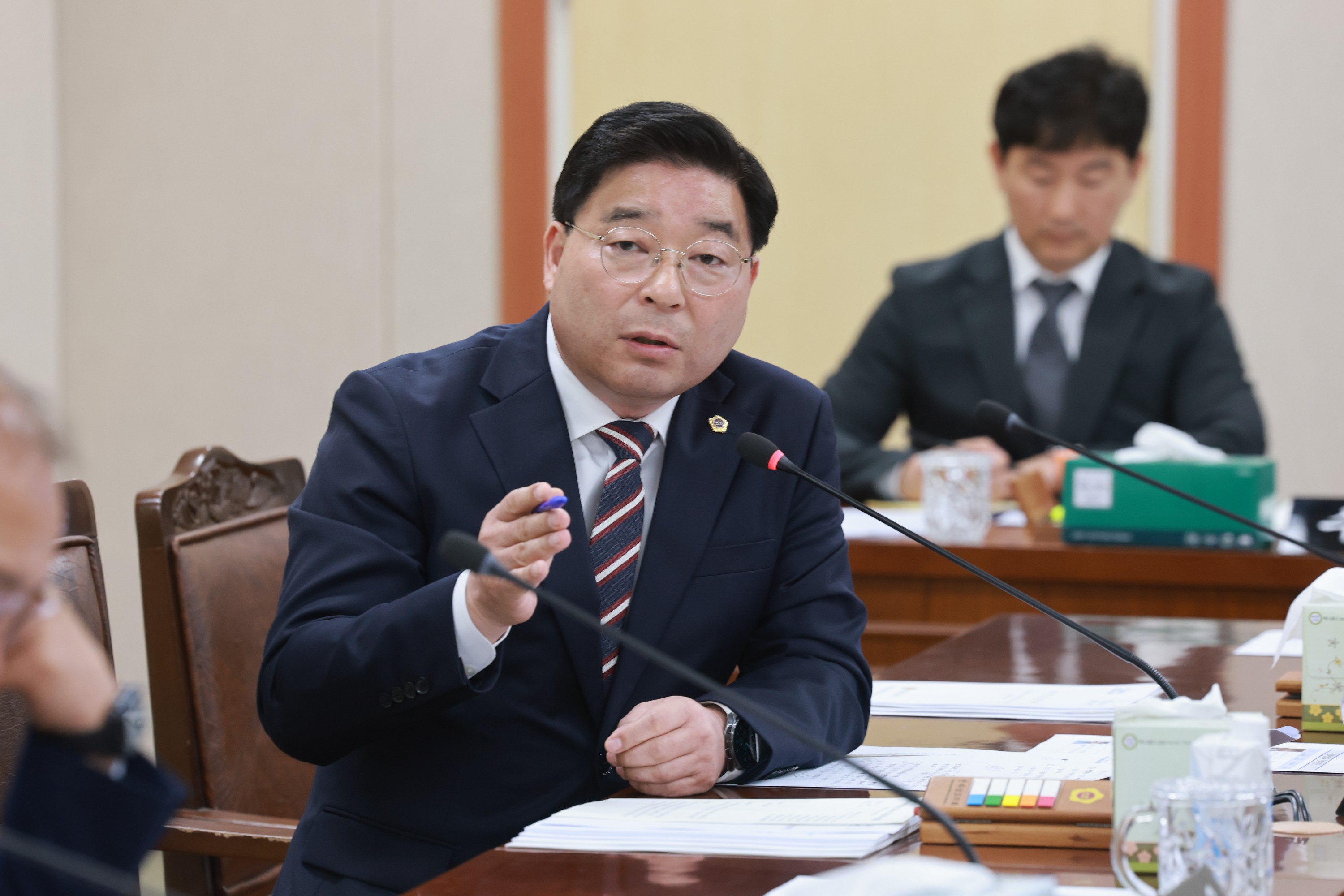 26년4월21일 제398회 임시회 경제관광문화위원회 회의 - 0102