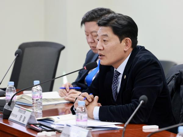 26년1월20일 지역사회와 함께하는 온동네 돌봄학교 운영을 위한 정책토론회 - 035 4