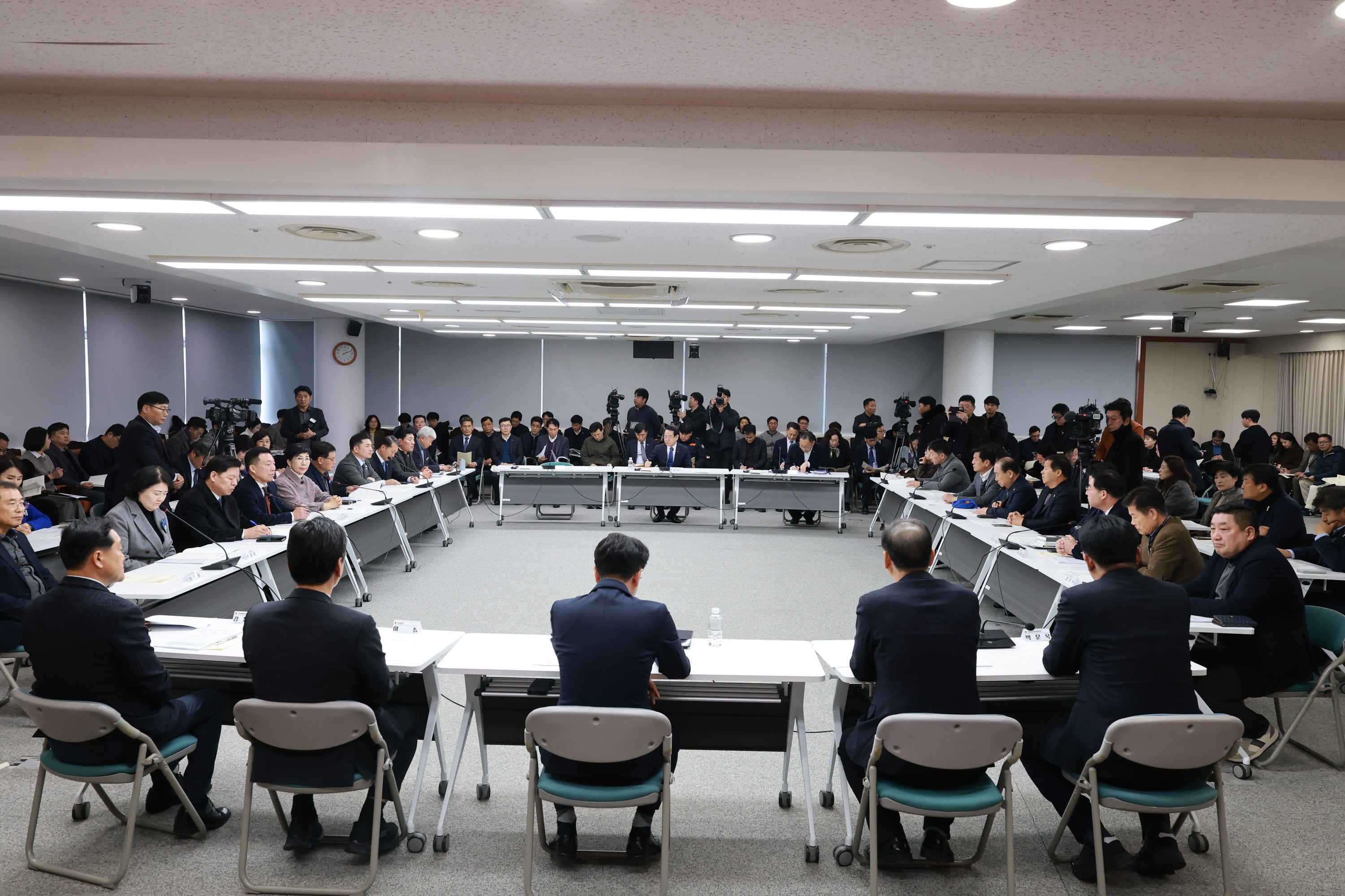 26년1월13일 광주_전남 행정통합 관련 도의회-집행부 간담회 - 16910