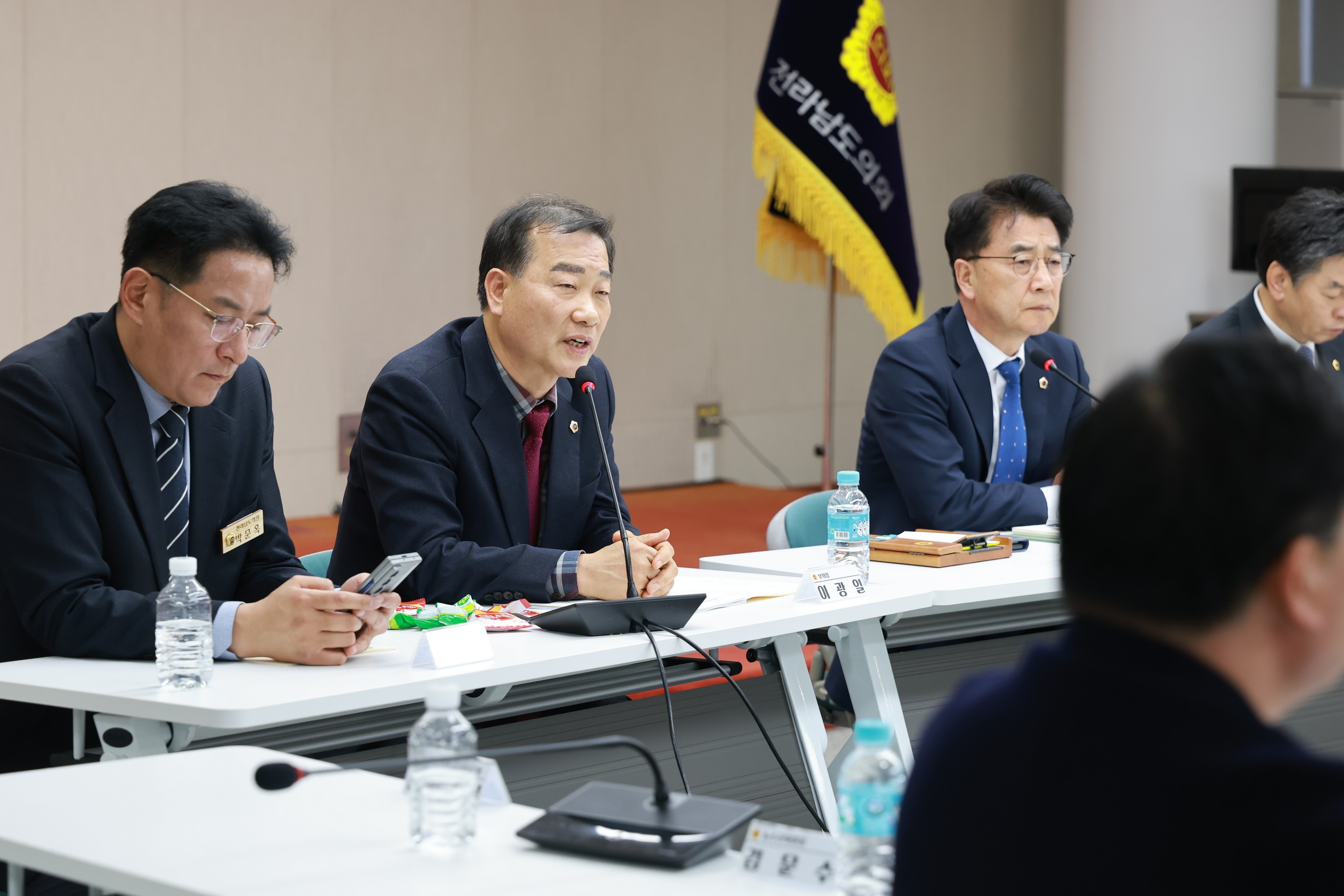 26년1월13일 광주_전남 행정통합 관련 도의회-집행부 간담회 - 1595