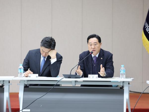 26년1월13일 광주_전남 행정통합 관련 도의회-집행부 간담회 - 039 4