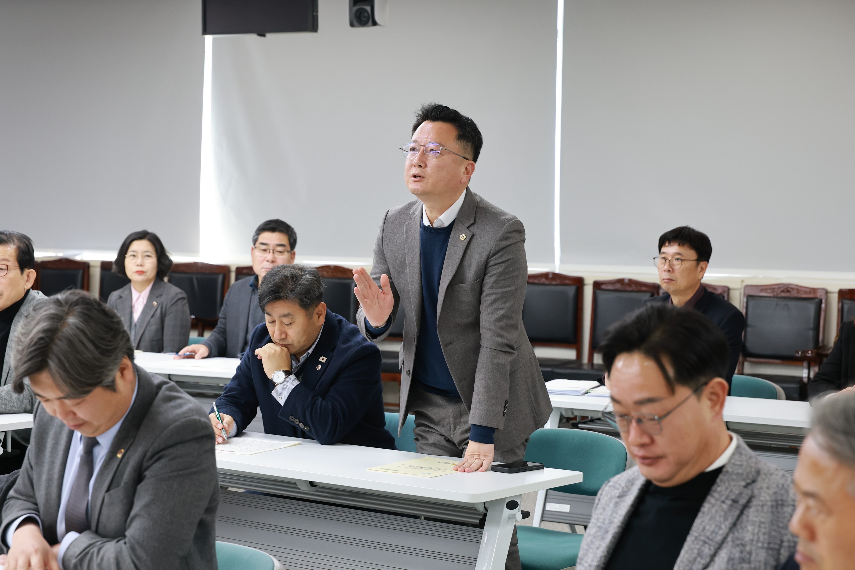 26년1월8일 2026년 전라남도의회 의원총회 - 0371