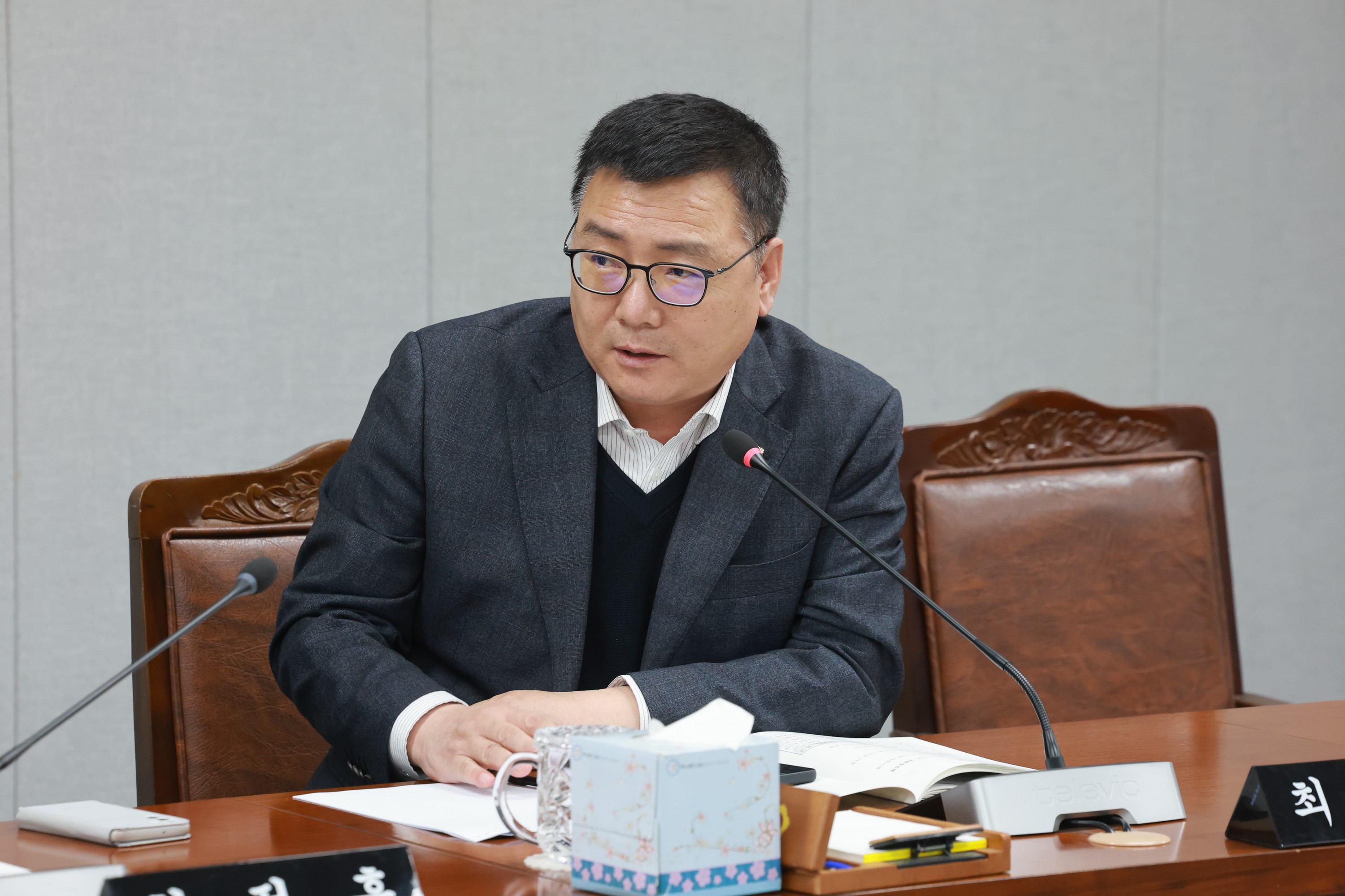 26년1월30일 제396회 임시회 의회운영위원회 업무보고 등 회의 - 0215