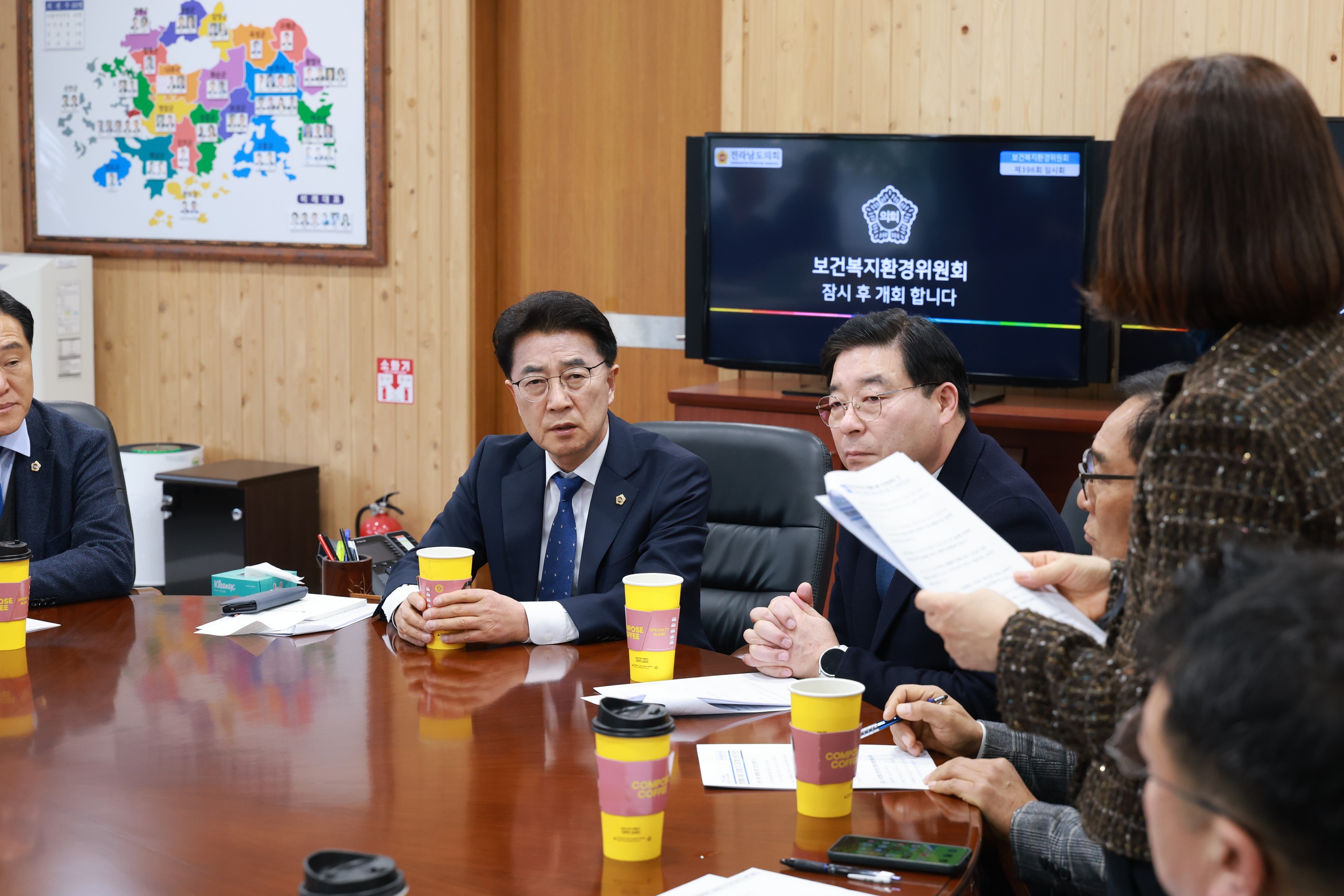 26년1월30일 전남ㆍ광주 행정통합 대응 전라남도의회 TF 회의 - 0152