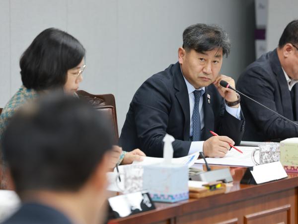 26년1월30일 제396회 임시회 의회운영위원회 업무보고 등 회의 - 042 4