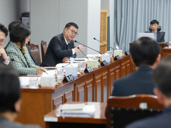 26년1월30일 제396회 임시회 의회운영위원회 업무보고 등 회의 - 029 4