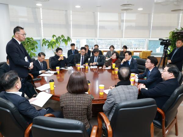 26년1월30일 전남ㆍ광주 행정통합 대응 전라남도의회 TF 회의 - 019 8