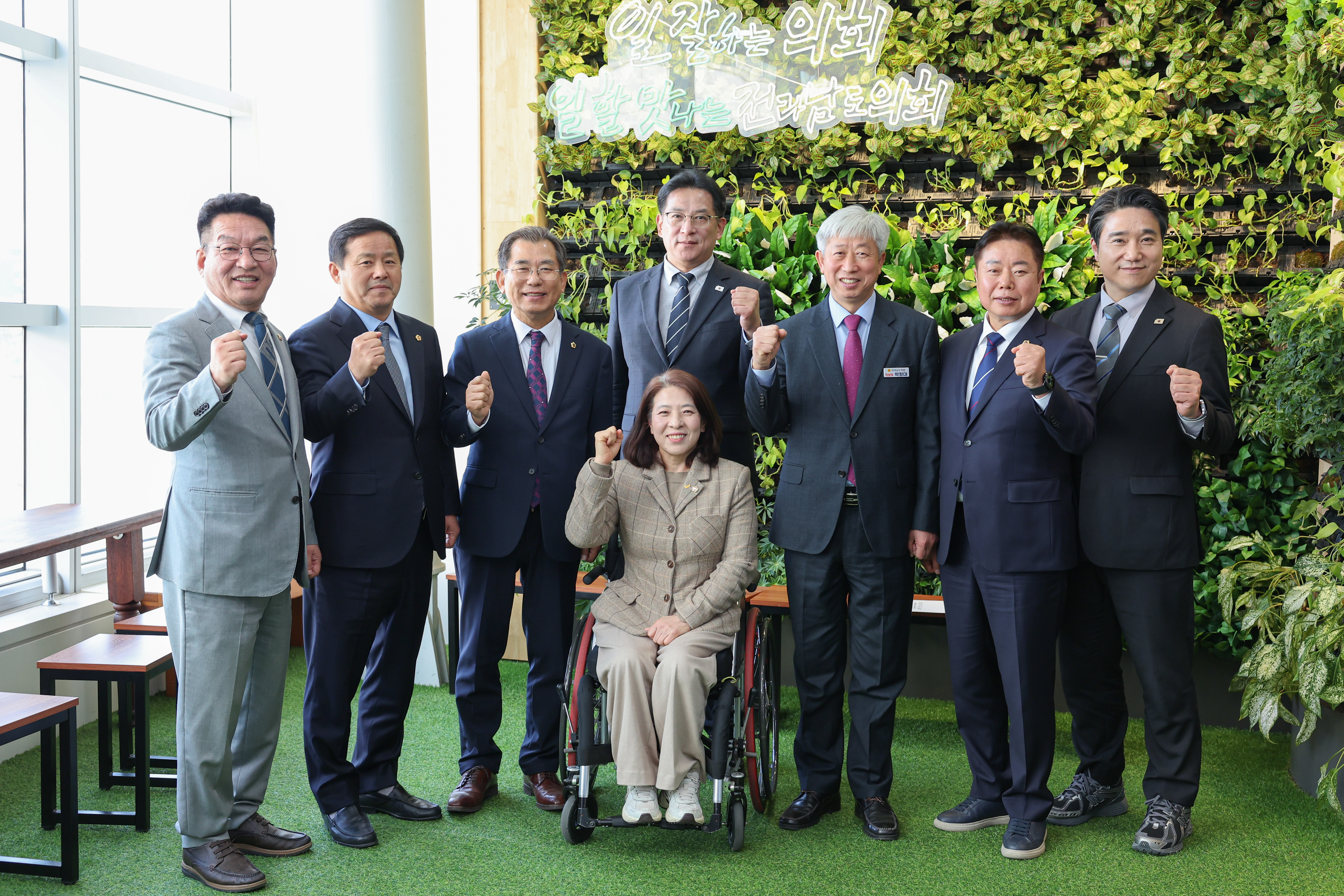 26년03월04일 보건복지환경위원회 단체사진 (3)2