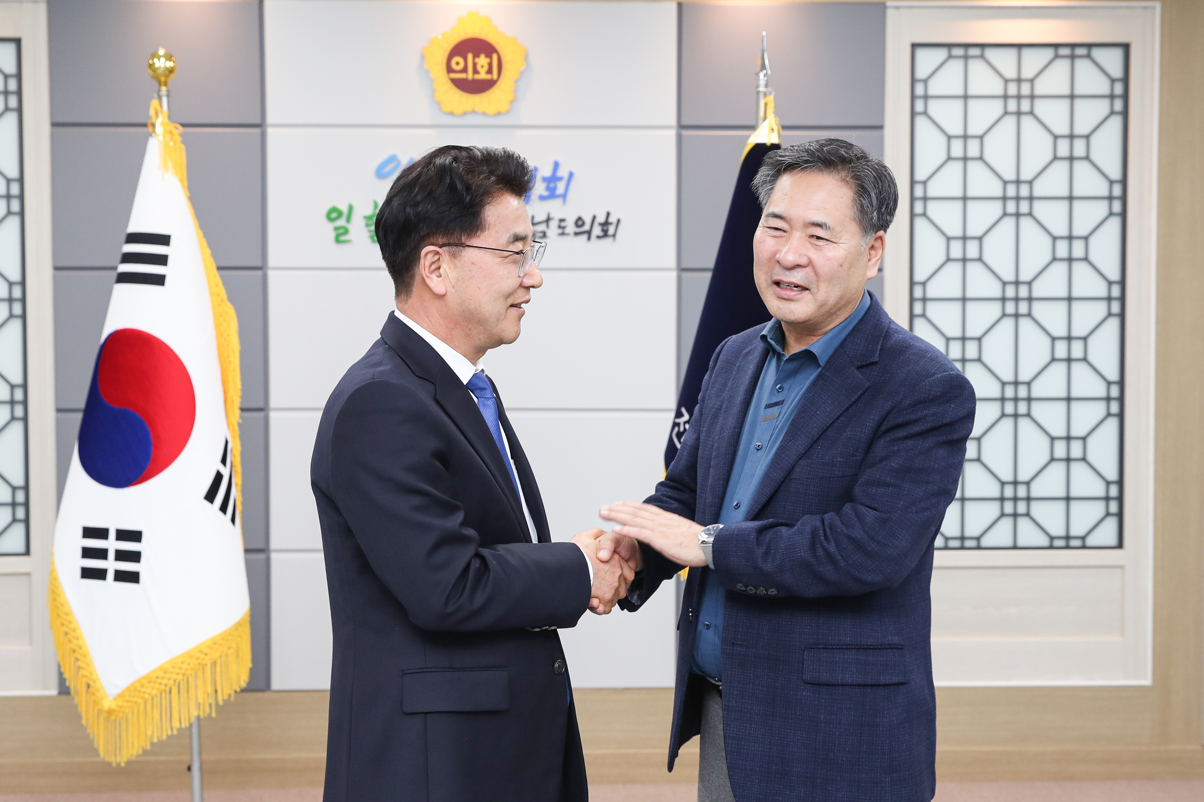전라남도장애인체육회, 전라남도의장 감사패 수여 첨부이미지 : 24년12월27일 전라남도장애인체육회_ 전라남도의장 감사패 수여_05.jpg