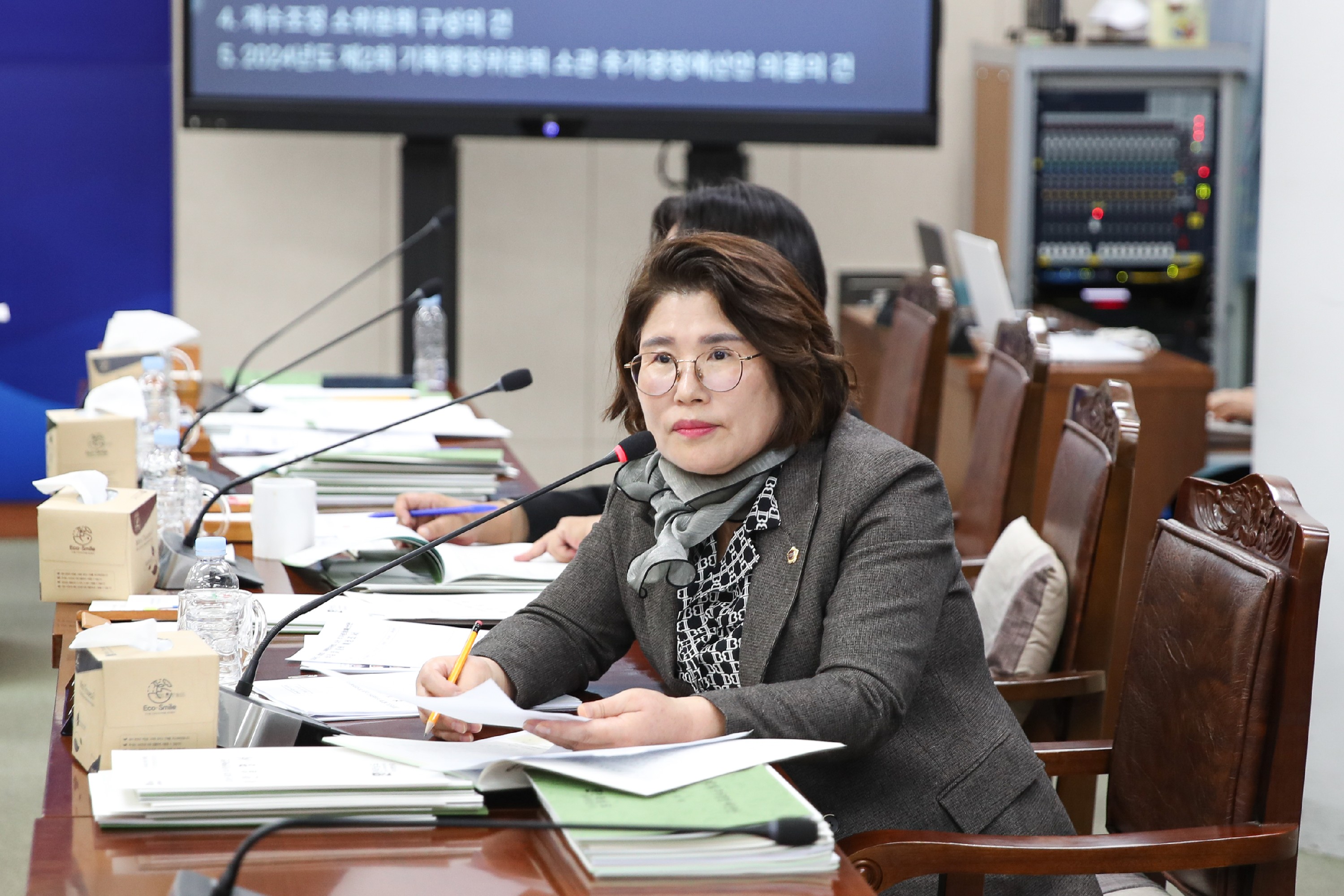 제386회 제2차 정례회 제3차 기획행정위원회 회의 첨부이미지 : 24년11월21일 제386회 제2차 정례회 제3차 기획행정위원회 회의_27.jpg