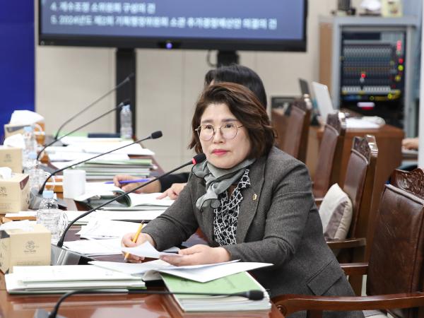제386회 제2차 정례회 제3차 기획행정위원회 회의 첨부이미지 : 24년11월21일 제386회 제2차 정례회 제3차 기획행정위원회 회의_27.jpg