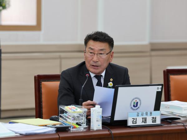 제386회 정례회 교육위원회 행정사무감사 첨부이미지 : 24년11월12일 제386회 정례회 교육위원회 행정사무감사 - 033.jpg