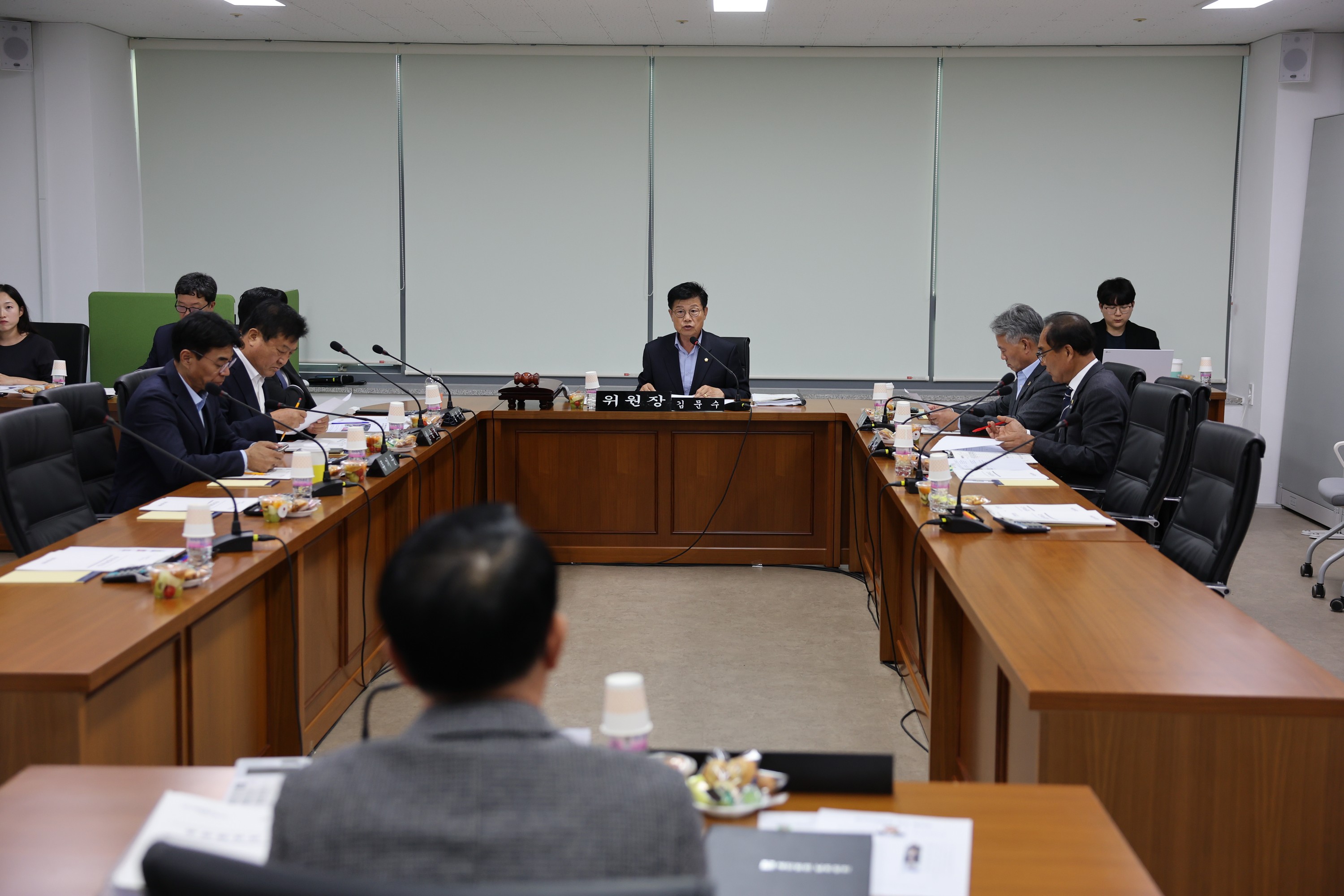 제386회 정례회 농수산위원회 행정사무감사(남도장터) 첨부이미지 : 24년11월11일 제386회 정례회 농수산위원회 행정사무감사 - 084.jpg