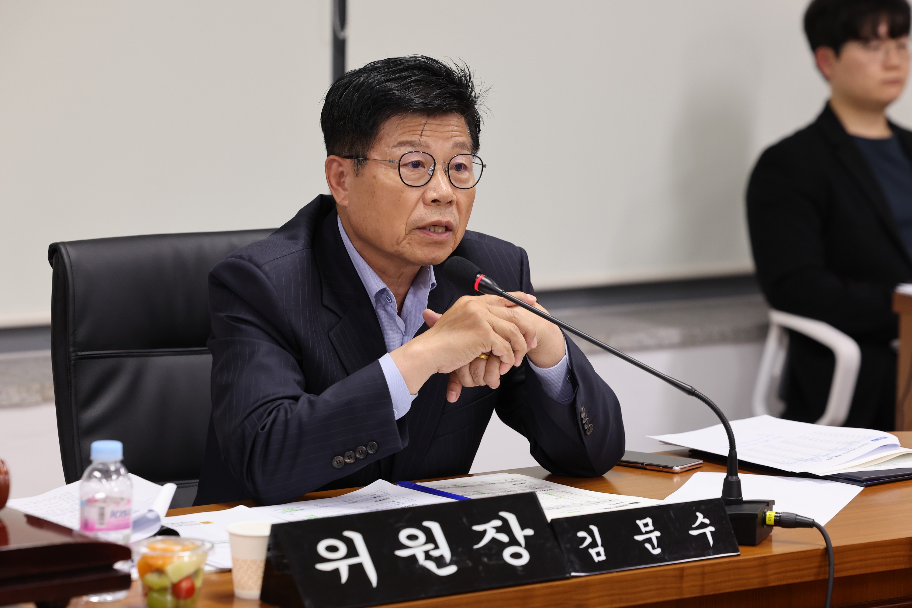 제386회 정례회 농수산위원회 행정사무감사(남도장터) 첨부이미지 : 24년11월11일 제386회 정례회 농수산위원회 행정사무감사 - 146.jpg