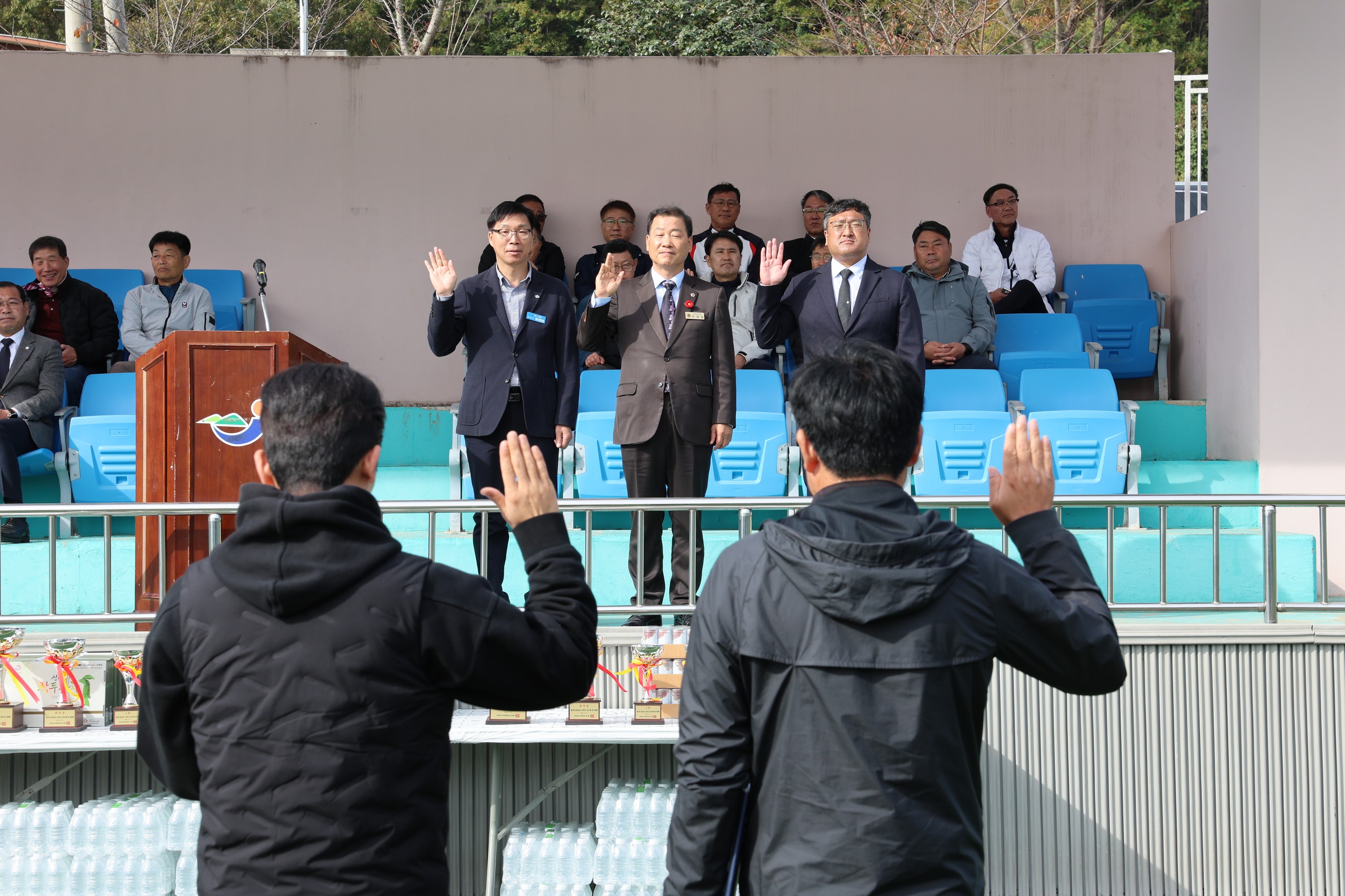 제1회 전라남도의장기 공무원축구대회 첨부이미지 : 24년11월08일 제1회 전라남도의장기 공무원축구대회 - 015.jpg