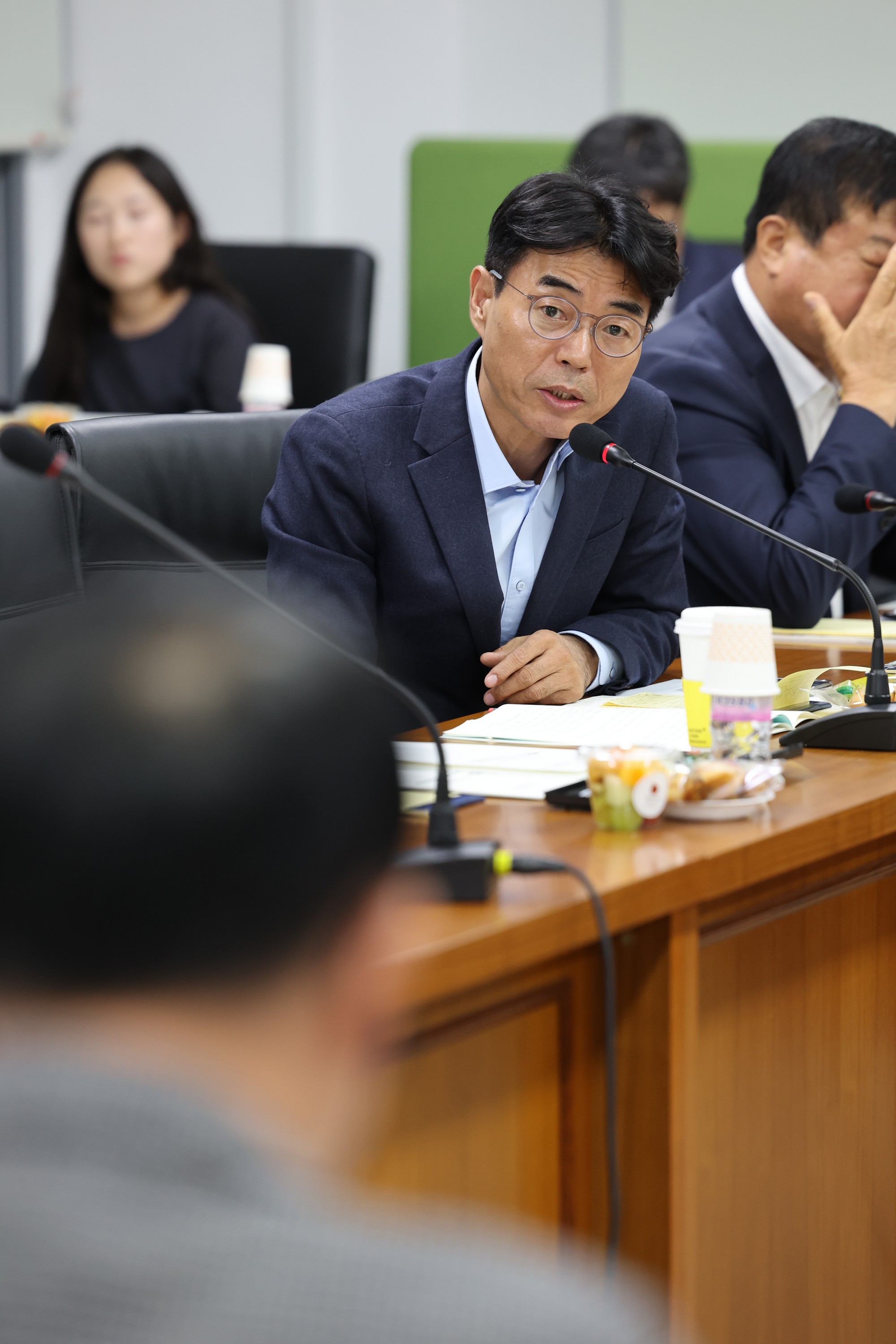 제386회 정례회 농수산위원회 행정사무감사(남도장터) 첨부이미지 : 24년11월11일 제386회 정례회 농수산위원회 행정사무감사 - 118.jpg