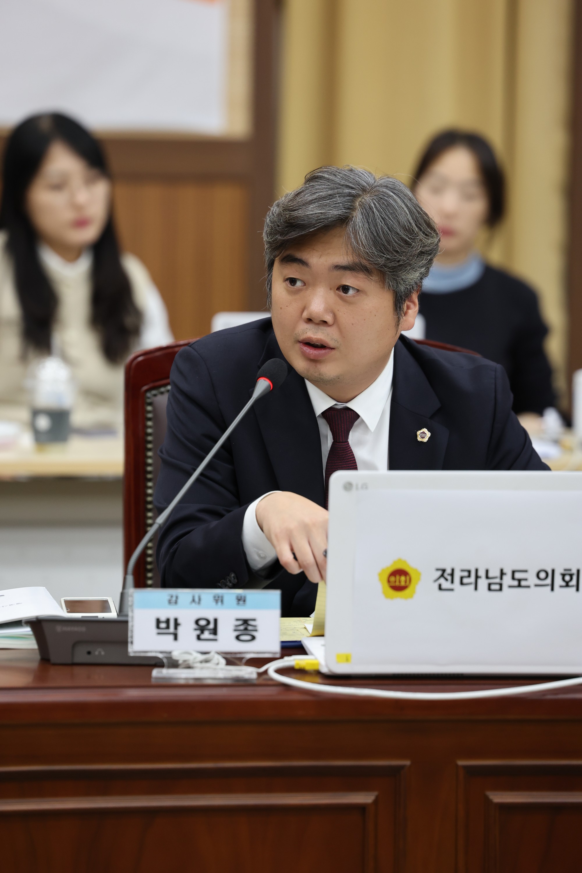 제386회 정례회 교육위원회 행정사무감사 첨부이미지 : 24년11월08일 제386회 정례회 교육위원회 행정사무감사 - 074.jpg