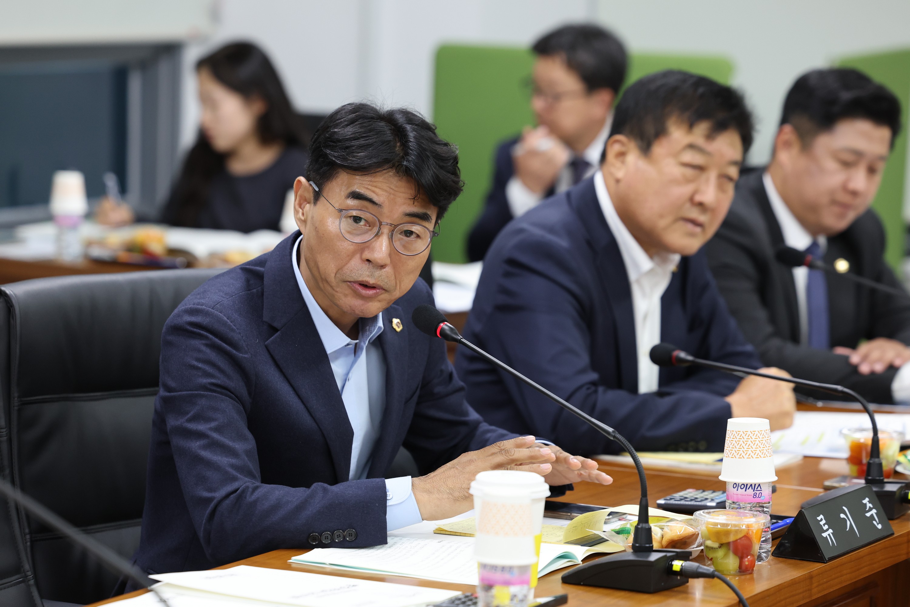 제386회 정례회 농수산위원회 행정사무감사(남도장터) 첨부이미지 : 24년11월11일 제386회 정례회 농수산위원회 행정사무감사 - 119.jpg