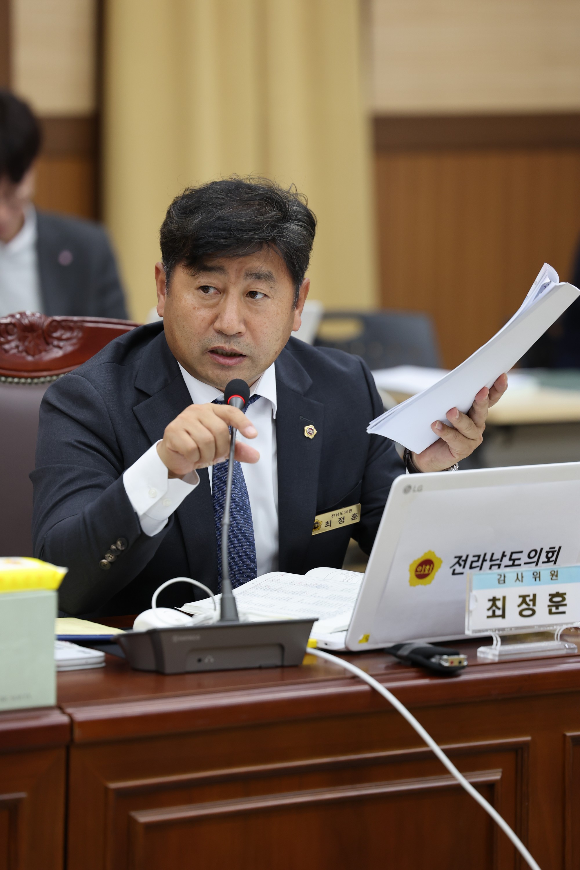 제386회 정례회 교육위원회 행정사무감사 첨부이미지 : 24년11월08일 제386회 정례회 교육위원회 행정사무감사 - 045.jpg