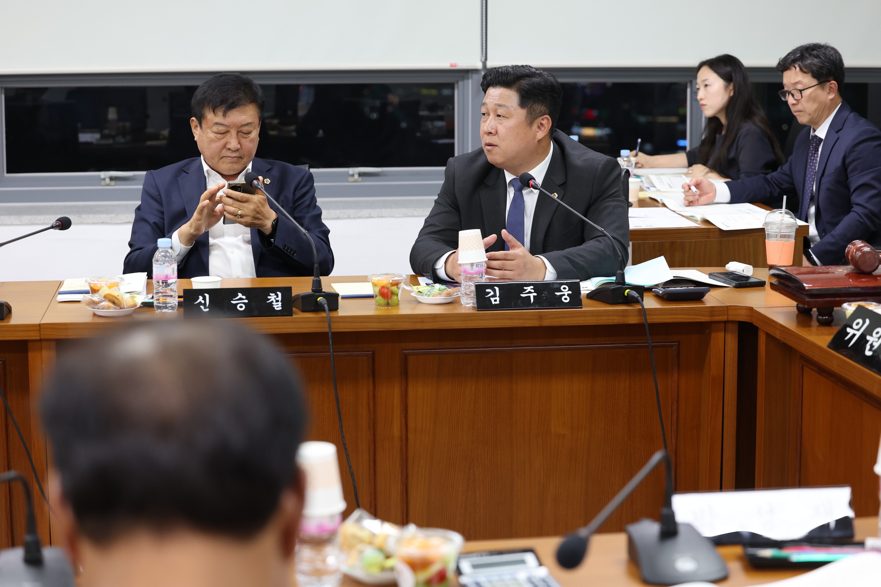 제386회 정례회 농수산위원회 행정사무감사(남도장터) 첨부이미지 : 24년11월11일 제386회 정례회 농수산위원회 행정사무감사 - 141.jpg