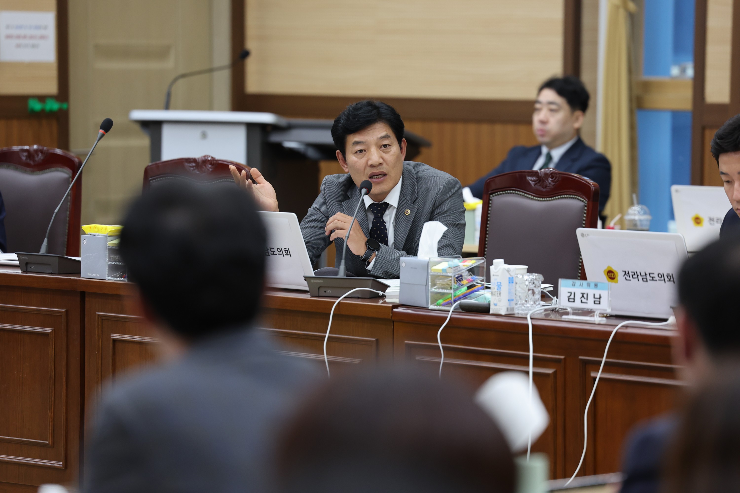 제386회 정례회 교육위원회 행정사무감사 첨부이미지 : 24년11월08일 제386회 정례회 교육위원회 행정사무감사 - 064.jpg