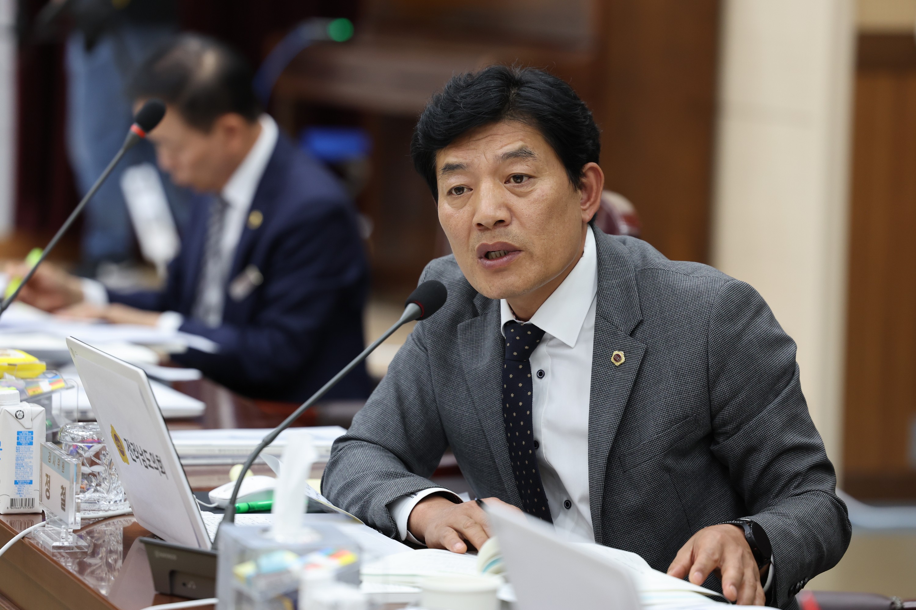 제386회 정례회 교육위원회 행정사무감사 첨부이미지 : 24년11월08일 제386회 정례회 교육위원회 행정사무감사 - 069.jpg