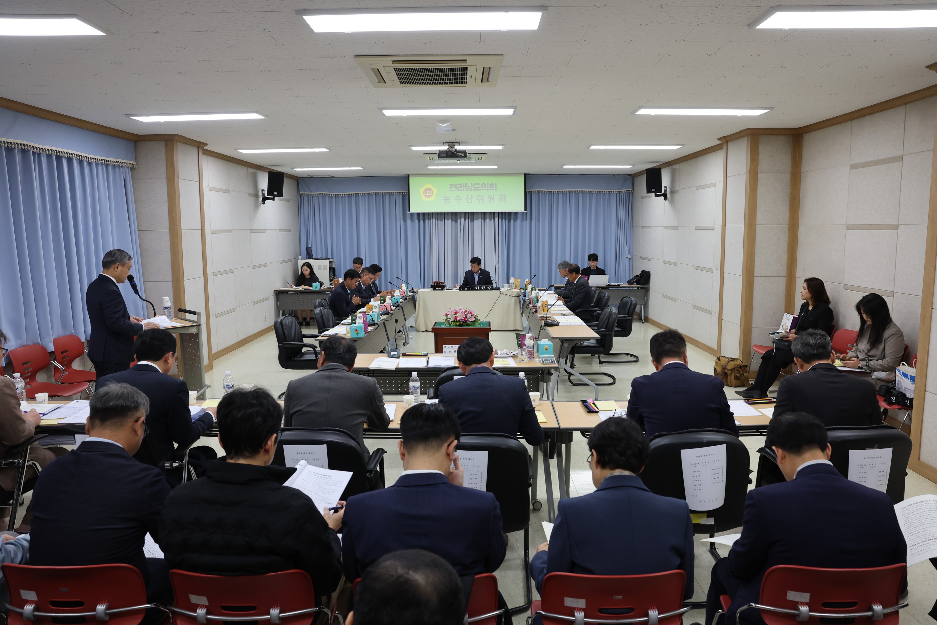제386회 정례회 농수산위원회 행정사무감사(전남바이오진흥원) 첨부이미지 : 24년11월11일 제386회 정례회 농수산위원회 행정사무감사 - 013.jpg