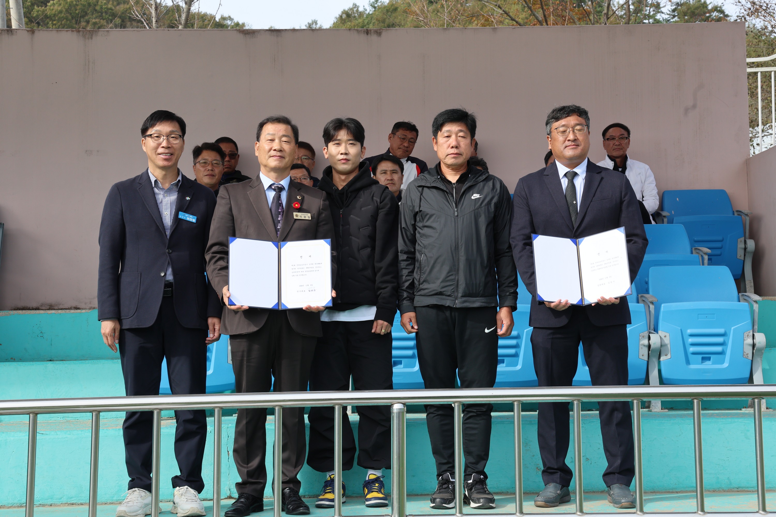 제1회 전라남도의장기 공무원축구대회 첨부이미지 : 24년11월08일 제1회 전라남도의장기 공무원축구대회 - 018.jpg