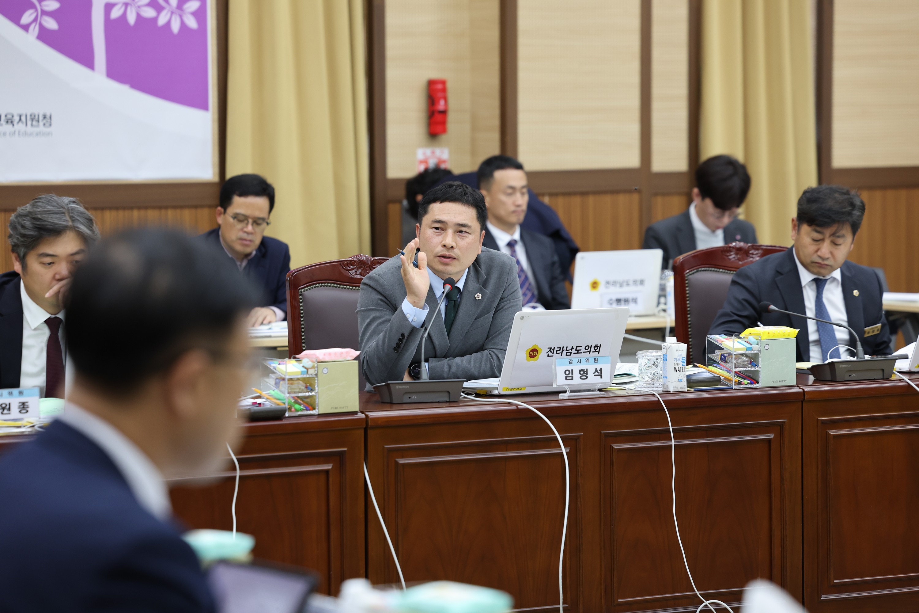 제386회 정례회 교육위원회 행정사무감사 첨부이미지 : 24년11월08일 제386회 정례회 교육위원회 행정사무감사 - 035.jpg