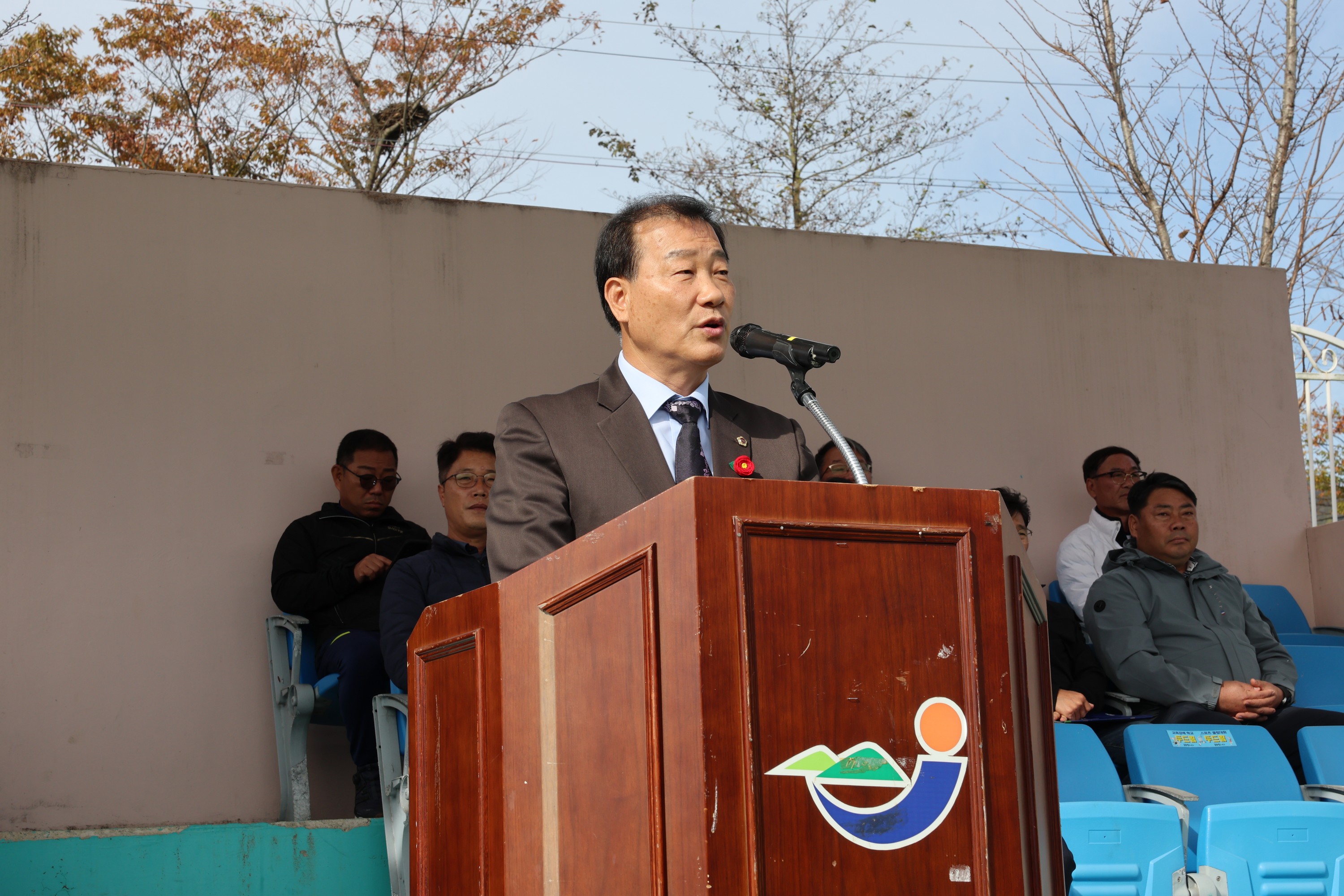제1회 전라남도의장기 공무원축구대회 첨부이미지 : 24년11월08일 제1회 전라남도의장기 공무원축구대회 - 009.jpg