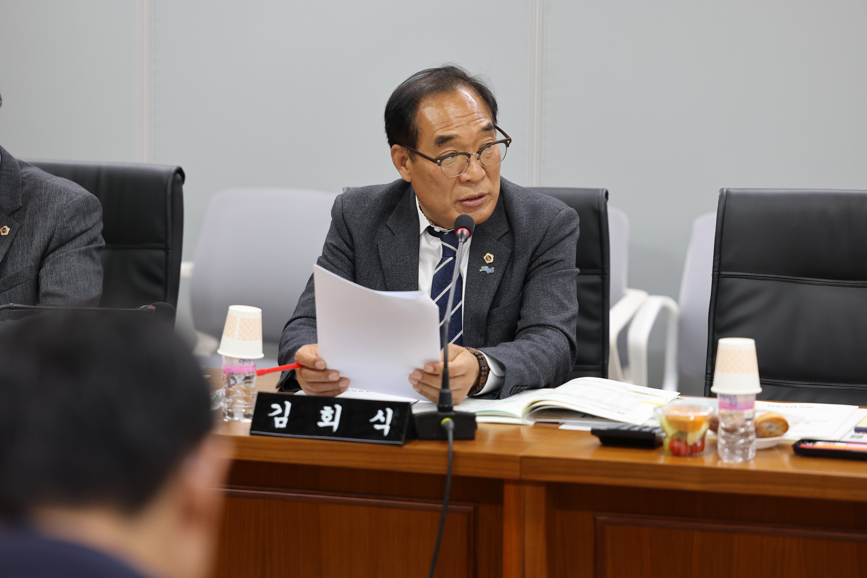 제386회 정례회 농수산위원회 행정사무감사(남도장터) 첨부이미지 : 24년11월11일 제386회 정례회 농수산위원회 행정사무감사 - 099.jpg