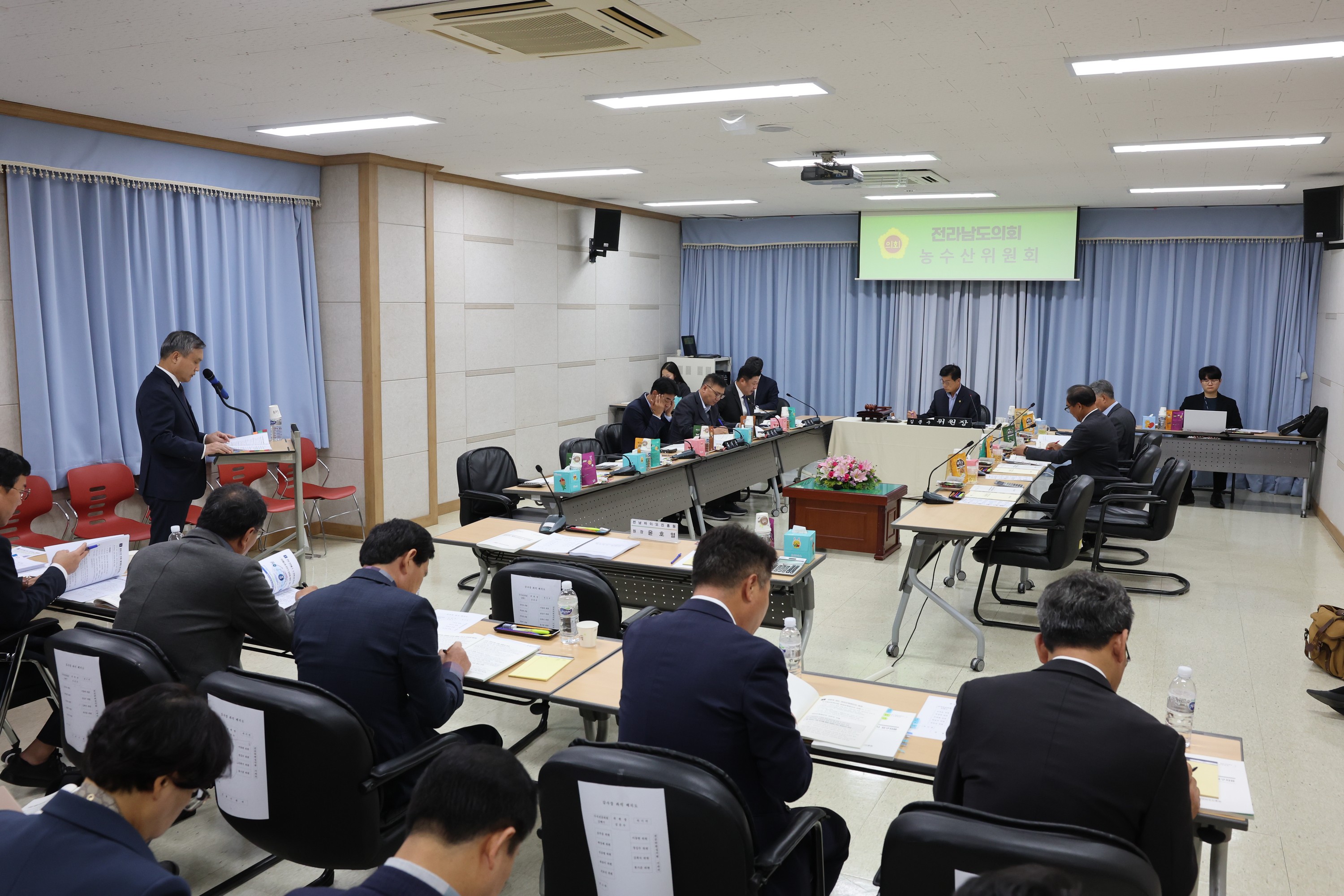 제386회 정례회 농수산위원회 행정사무감사(전남바이오진흥원) 첨부이미지 : 24년11월11일 제386회 정례회 농수산위원회 행정사무감사 - 015.jpg