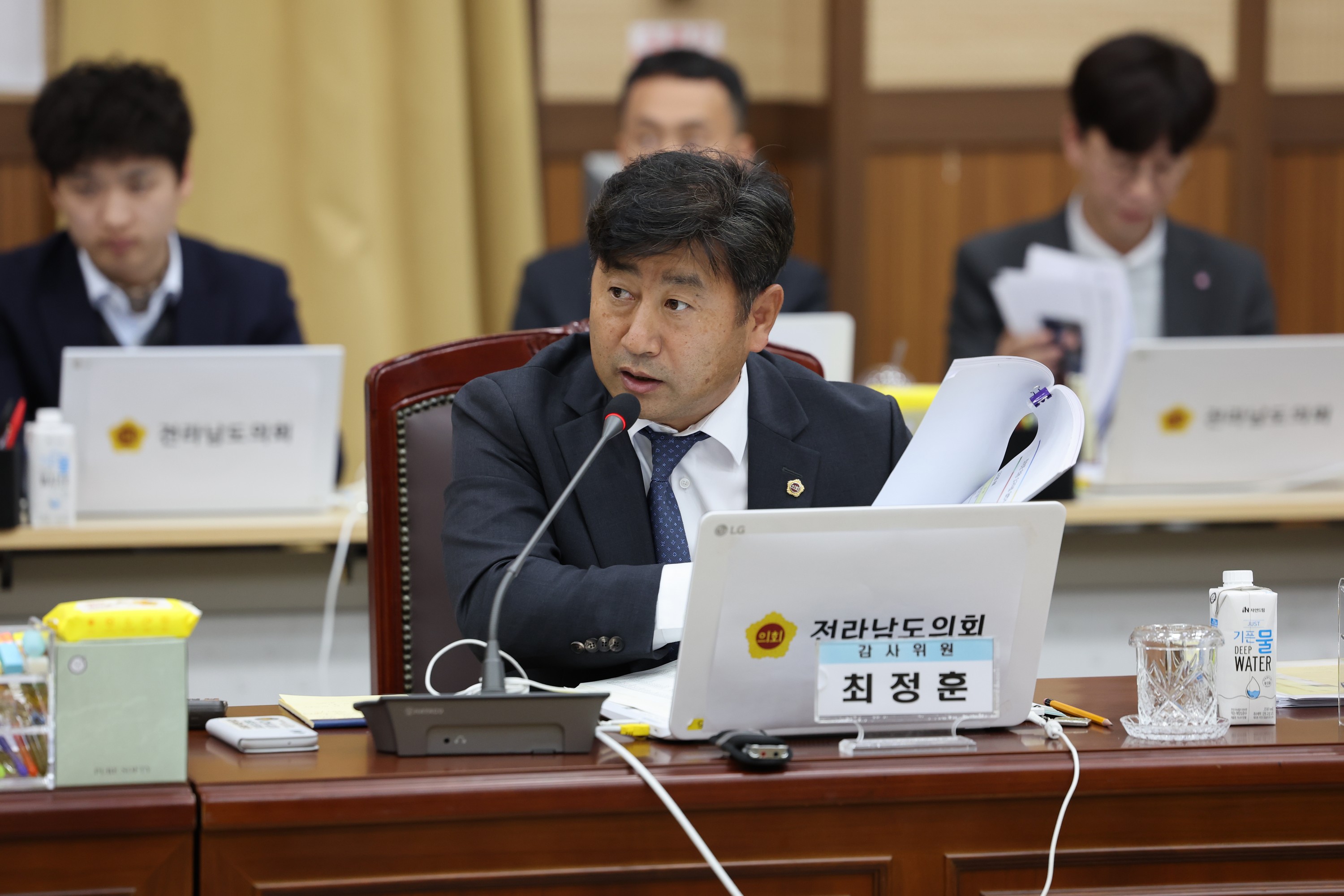 제386회 정례회 교육위원회 행정사무감사 첨부이미지 : 24년11월08일 제386회 정례회 교육위원회 행정사무감사 - 046.jpg