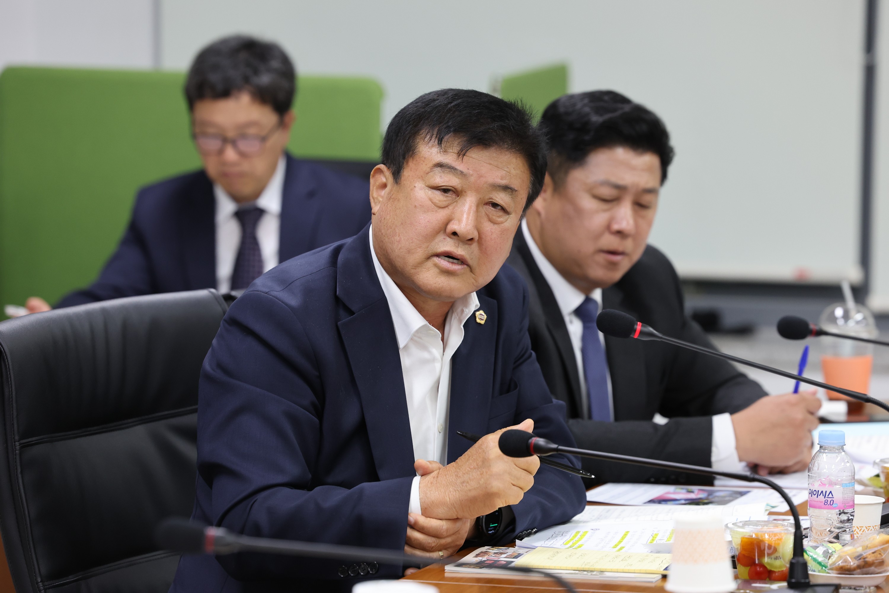 제386회 정례회 농수산위원회 행정사무감사(남도장터) 첨부이미지 : 24년11월11일 제386회 정례회 농수산위원회 행정사무감사 - 129.jpg