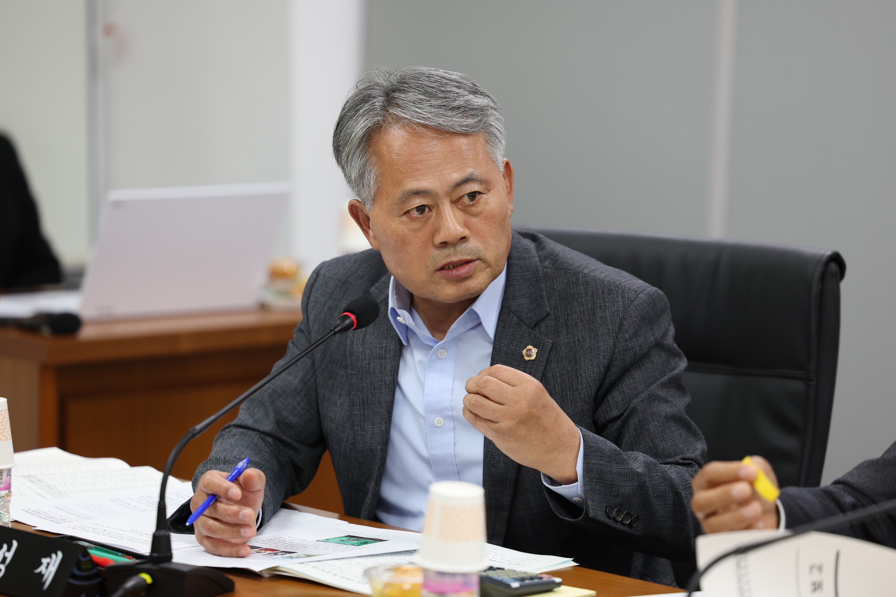 제386회 정례회 농수산위원회 행정사무감사(남도장터) 첨부이미지 : 24년11월11일 제386회 정례회 농수산위원회 행정사무감사 - 113.jpg